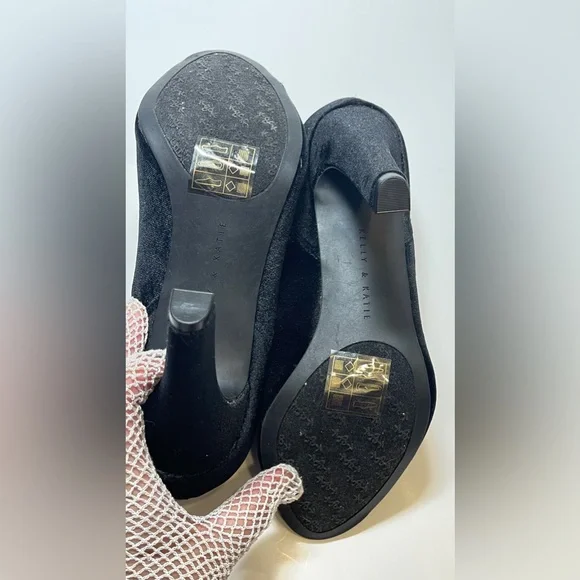 Kelly and Katie Black Heels with Peep Toe Size 8 - Picture 6 of 14
